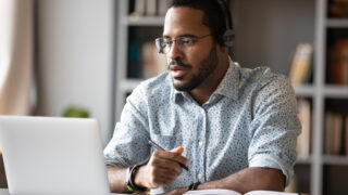 「よろしくお伝え下さい」の意味や言い換えを身に付けてビジネスメールや謝罪シーンでスムーズな伝え方を！