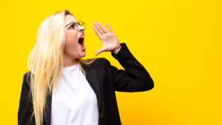 ビジネスシーンで「なるべく早くお願いします」と伝えたい時の敬語表現や例文や言い換え表現の類語を紹介！